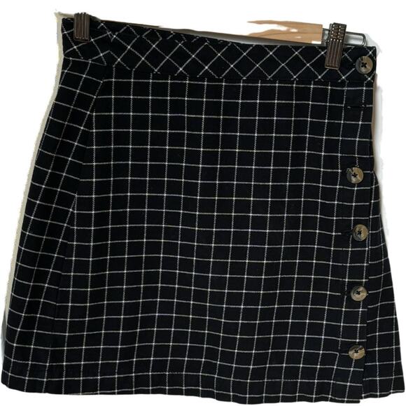 Black Grid Check Mini Skirt | Size 4 | Button Detail | 100% Cotton | H&M - Picture 1 of 3